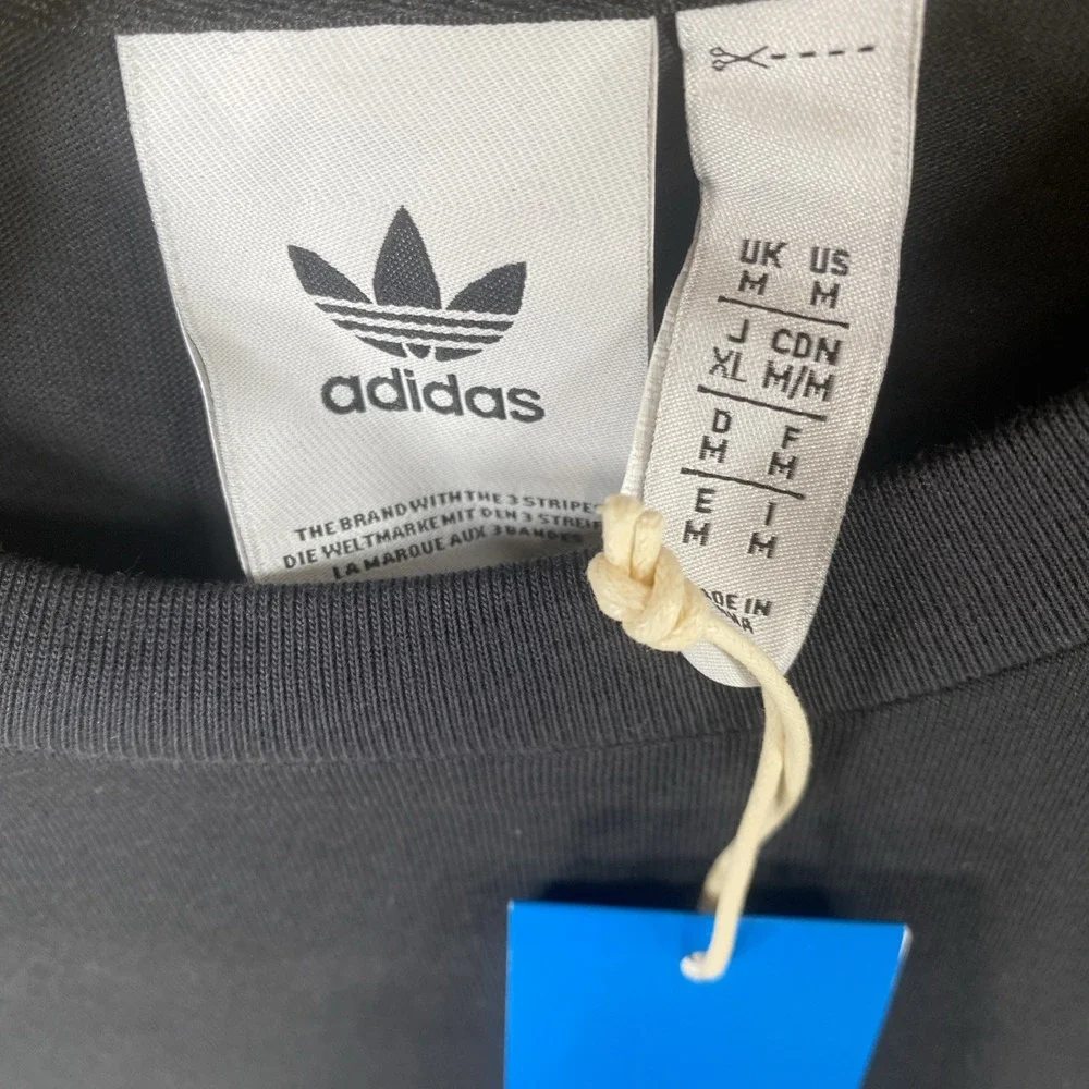 New With Tags Black Adidas Originals Mens t-shirt Size Medium C123